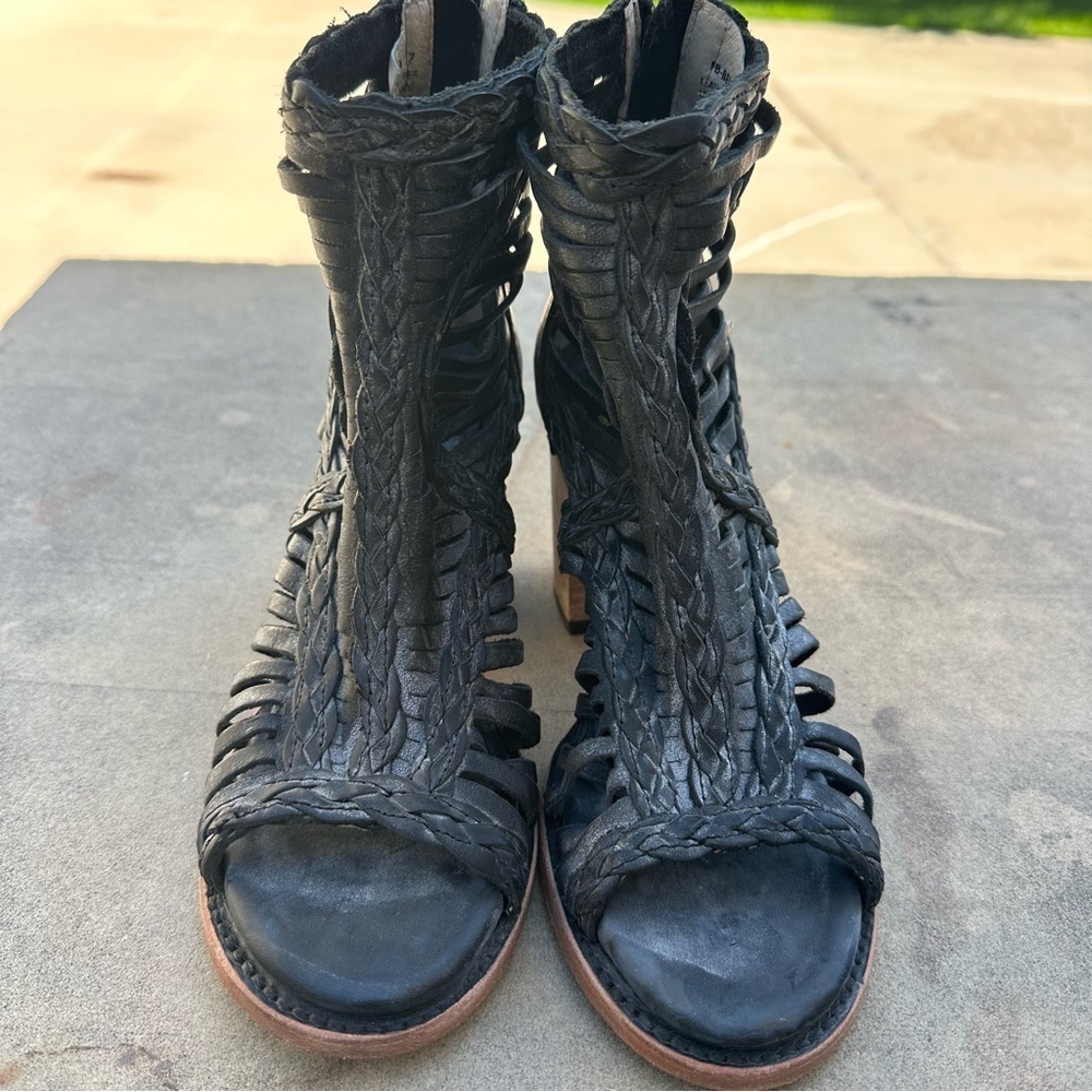 Freebird by Steven Bela Heeled Cage Sandal Ankle Boots in Distressed Black NEW 7 - Picture 4 of 11